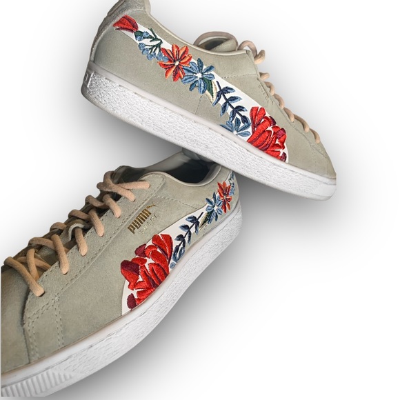 PUMA Suede Hyper Embelished Women’s Glacier Grey/White Sneakers Size 7 - Picture 2 of 6